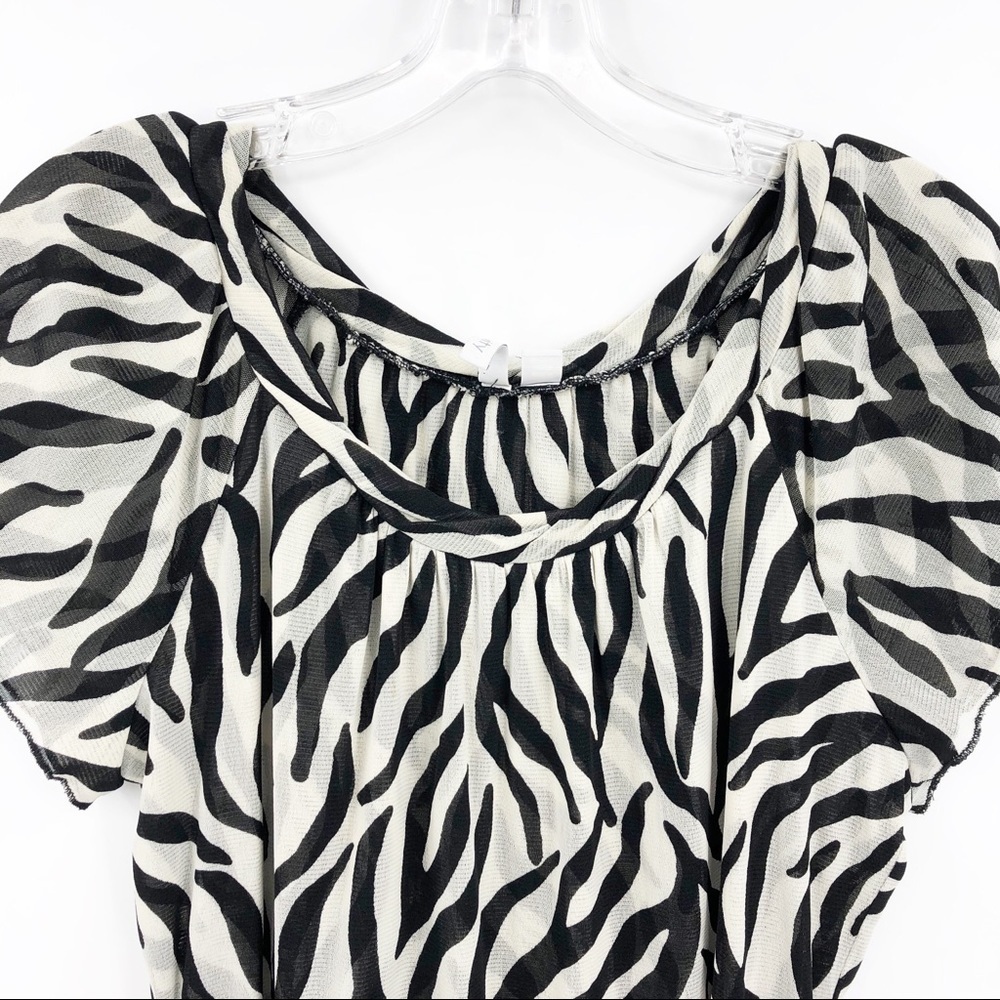 Relativity M Black White Zebra Animal Print Lightweight Simple Blouse RN# 69016 - Picture 3 of 9
